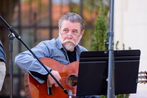 A Kecskeméti Hírös Agóra és a Kecskeméti Drámapedagógiai Műhely idén 30. alkalommal szervezte meg a Versmondók Találkozóját