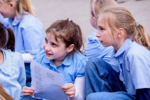 A Kecskeméti Hírös Agóra és a Kecskeméti Drámapedagógiai Műhely idén 30. alkalommal szervezte meg a Versmondók Találkozóját