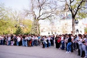 A Kecskeméti Hírös Agóra és a Kecskeméti Drámapedagógiai Műhely idén 30. alkalommal szervezte meg a Versmondók Találkozóját