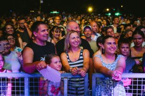 Fantasztikus hangulatban zárult a Kecskeméti Hírös Agóra 5. Street Food Street Art és Borsétánya, ahol több ezren kapcsolódtak ki Kecskemét Főterén