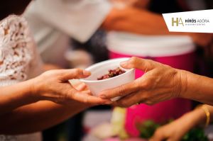 Jótékonysági ételosztás Kecskemét szívében a Fazekas Security Guard Kft. és a Kecskeméti Hírös Agóra jóvoltából